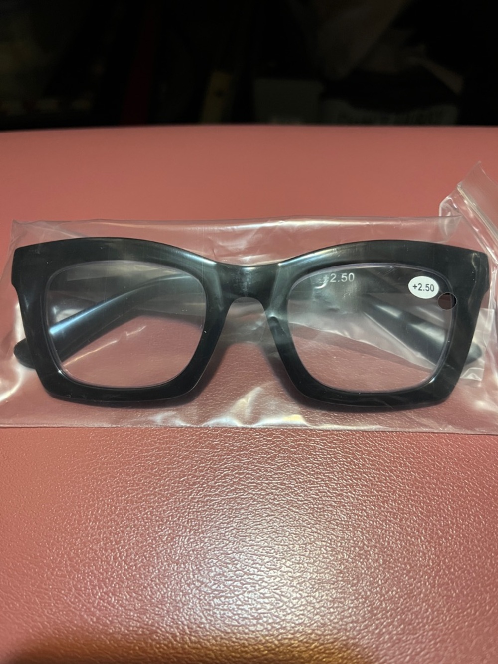 Black Square Reading Glasses (+2.50)